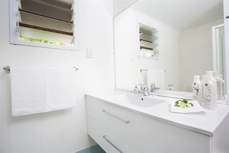 Ikurangi Eco Retreat - Tropical Are bathroom